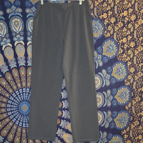 L.L. Bean Perfect Fit Straight Leg Med - Picture 1 of 7